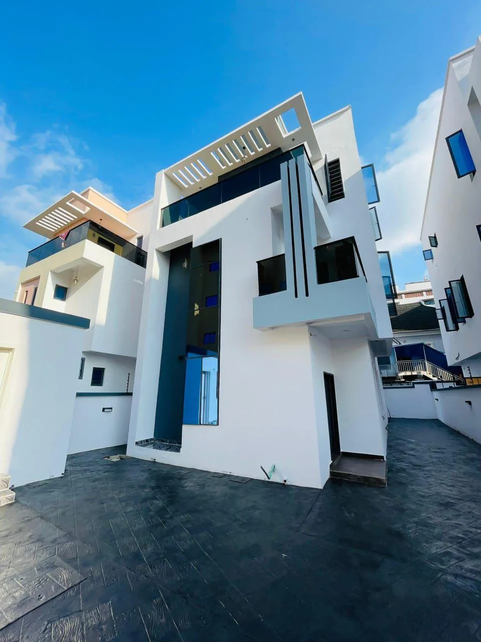 Allen Avenue Modern House